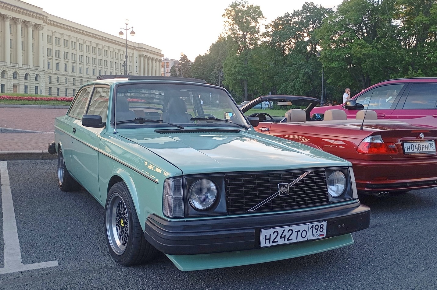 Санкт-Петербург, № Н 242 ТО 198 — Volvo 240 Series (общая модель)