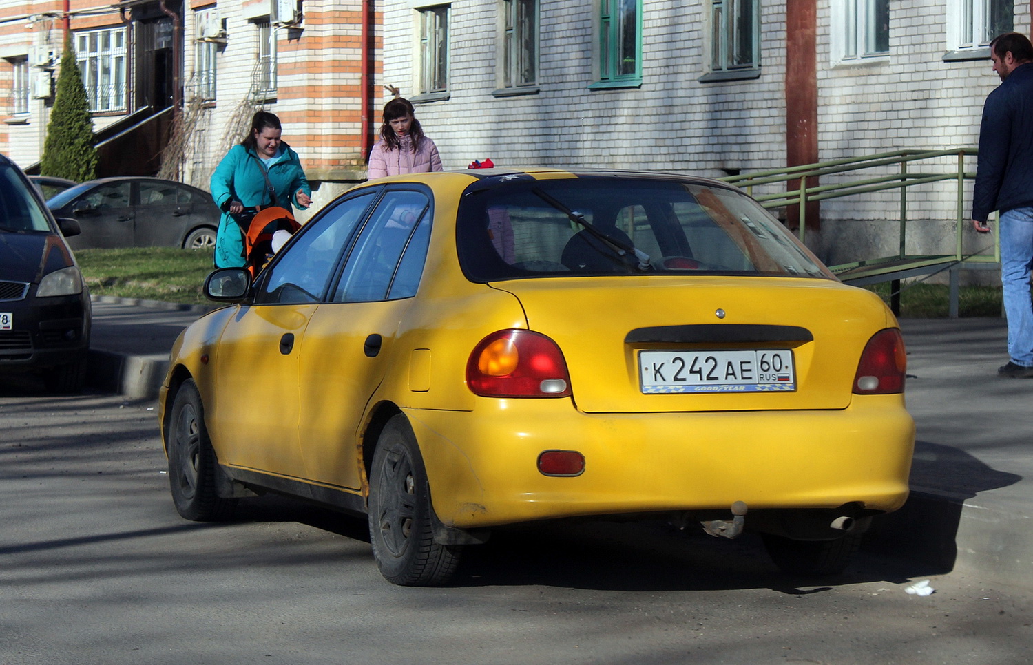 Псковская область, № К 242 АЕ 60 — Hyundai Accent (X3) '94-99