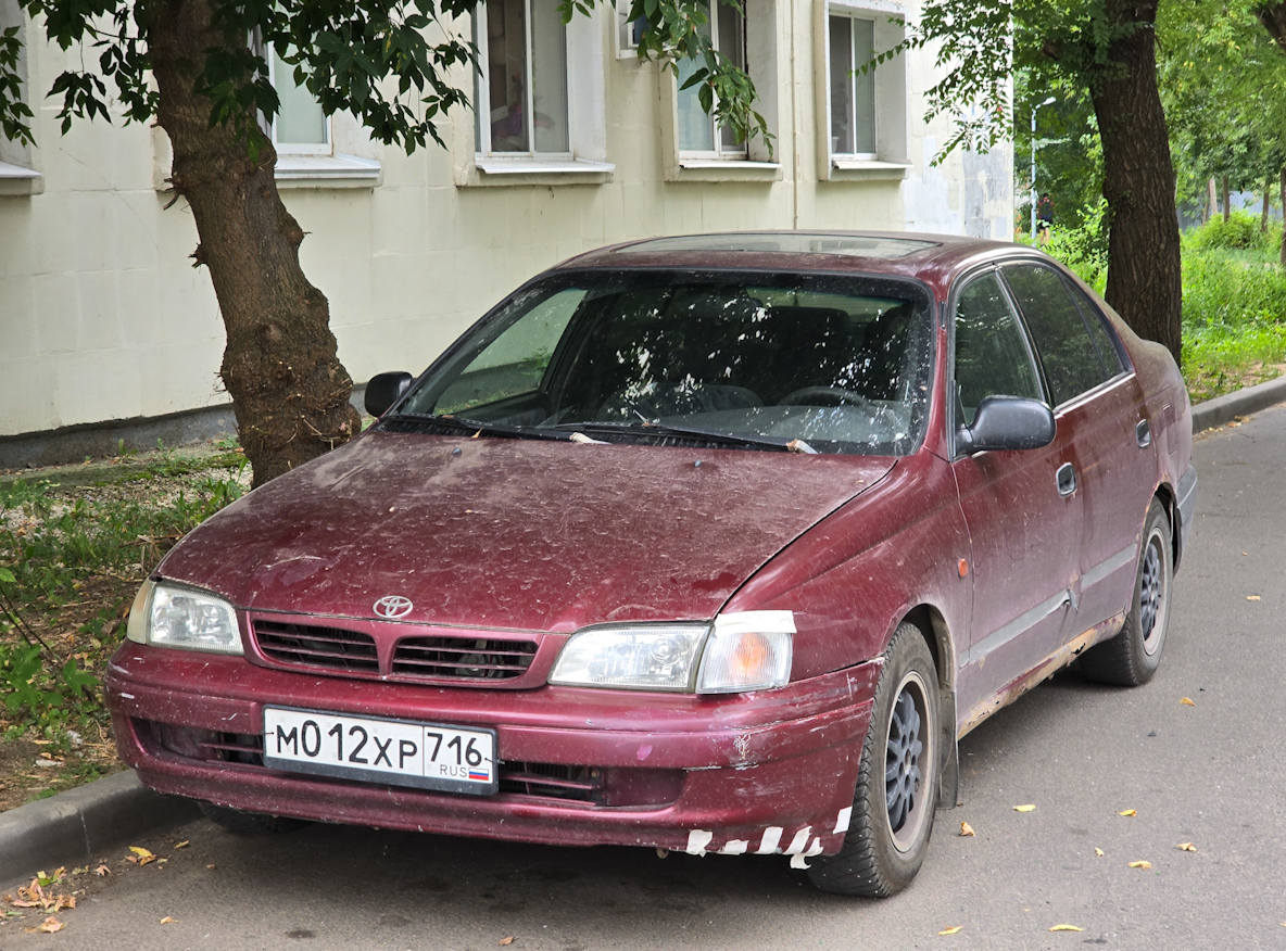 Татарстан, № М 012 ХР 716 — Toyota Carina E (T190) '92–97