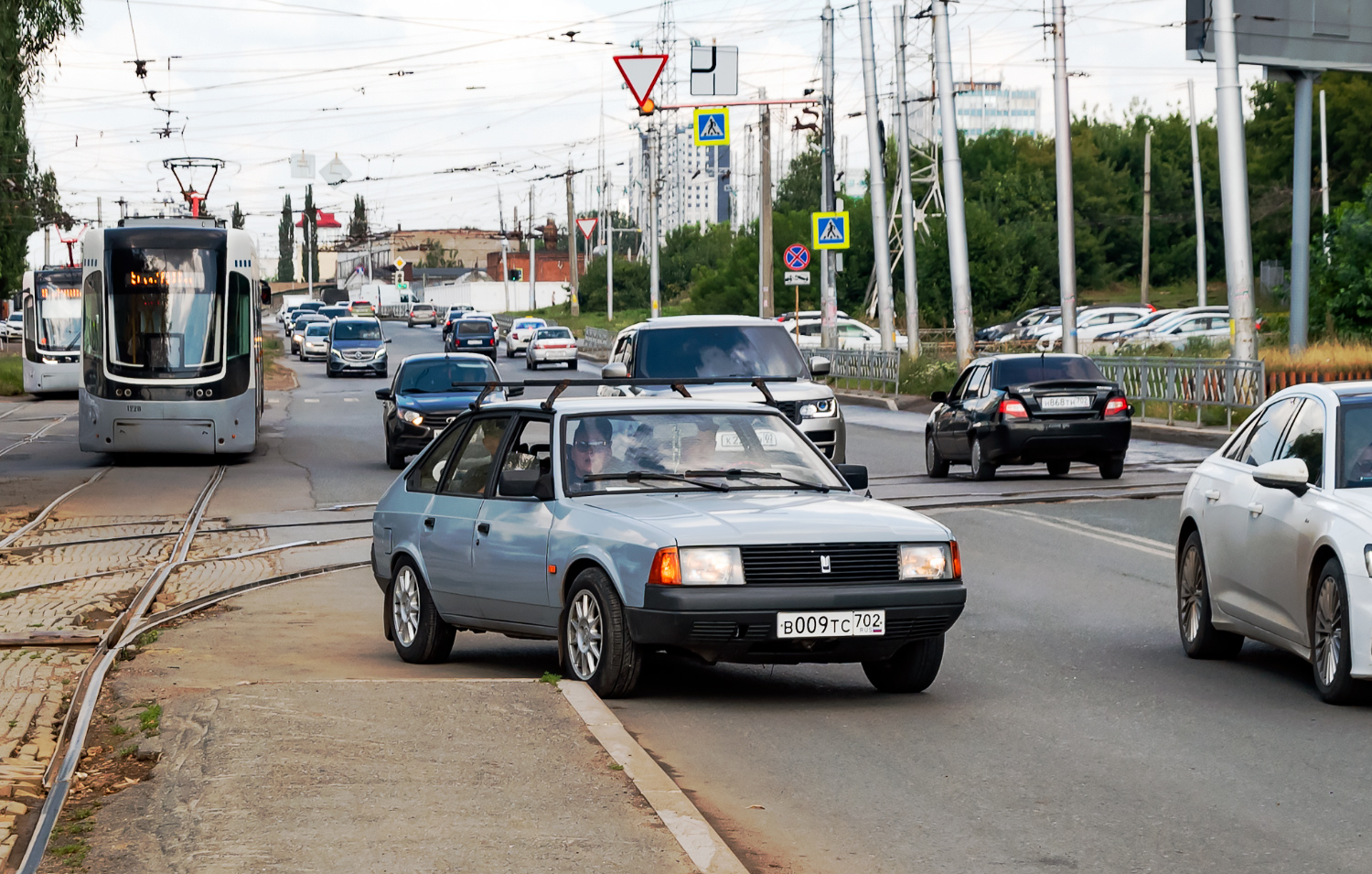 Башкортостан, № В 009 ТС 702 — Москвич-21412 '86-94