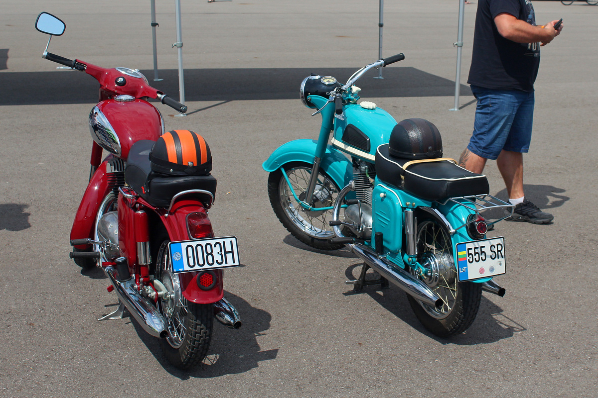 Литва, № 0083H — Jawa 250 typ 559 '62-74; Литва, № 555 SR — Восход '65-71; Литва — Nesenstanti klasika 2025
