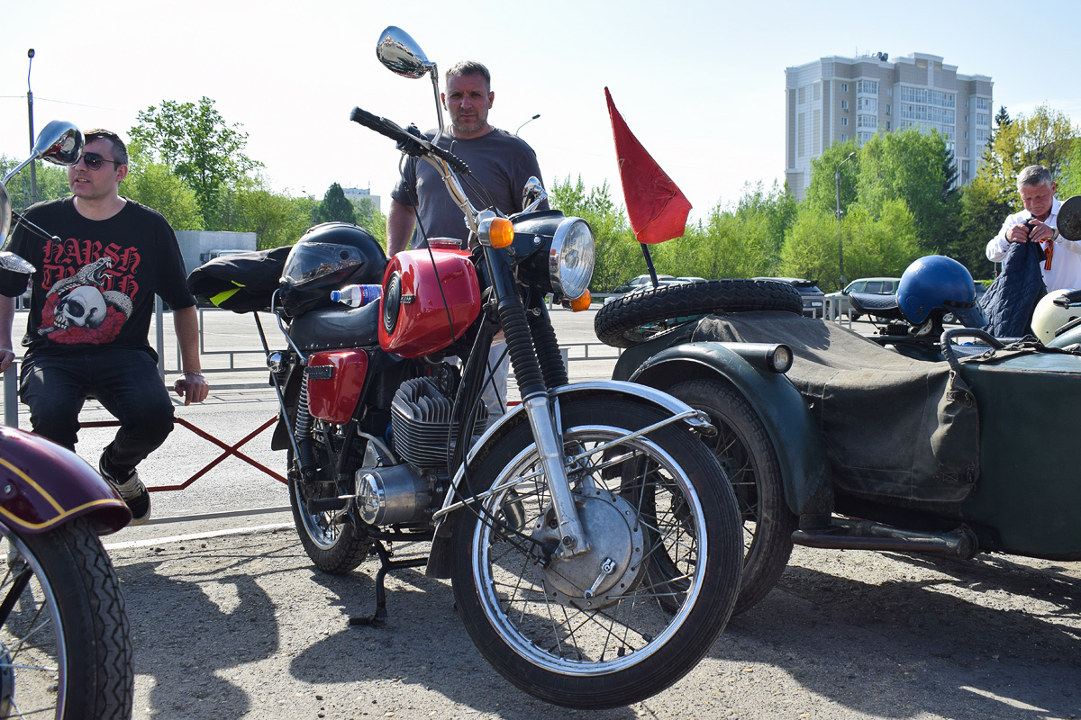 Алтайский край, № 34-20 АБЕ — Иж Планета-Спорт 350 '73-84; Алтайский край — День Победы. Барнаул. 2025 г.