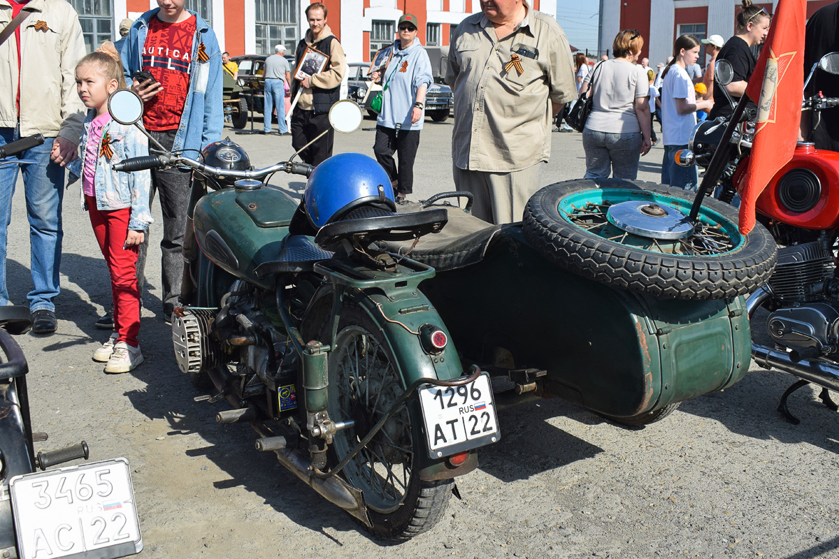 Алтайский край, № 1296 АТ 22 — ИМЗ М-72 '41-60; Алтайский край — День Победы. Барнаул. 2025 г.