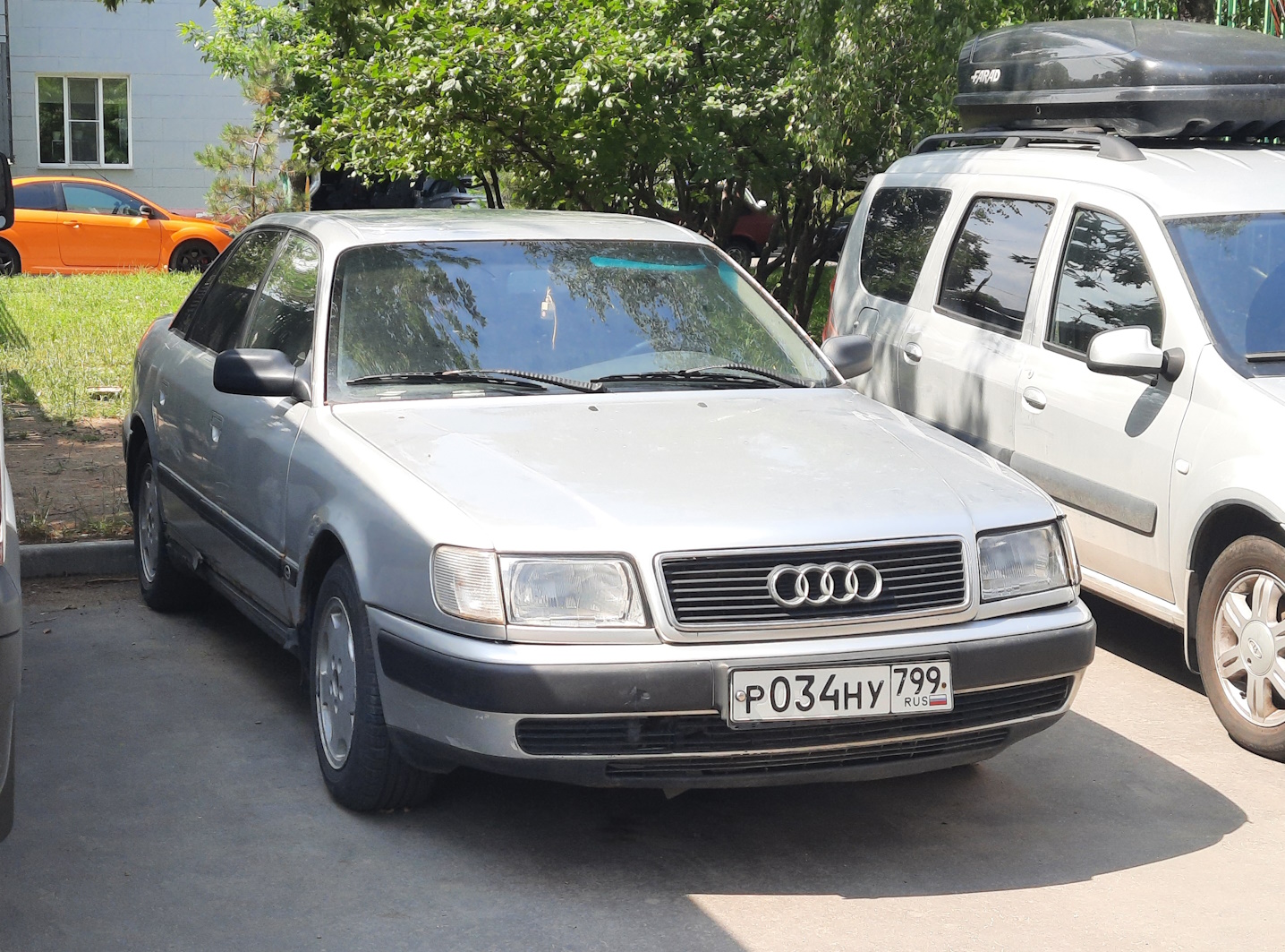 Москва, № Р 034 НУ 799 — Audi 100 (C4) '90-94