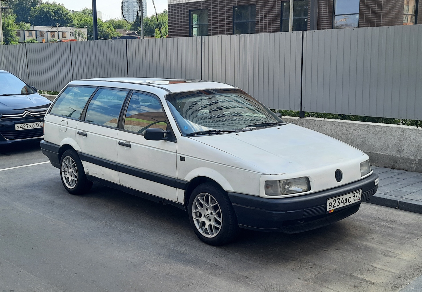 Москва, № В 234 АС 977 — Volkswagen Passat Variant (B3) '88-93