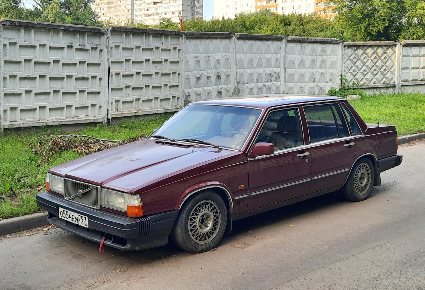 Москва, № О 554 ЕМ 797 — Volvo 760 GLE '84-90