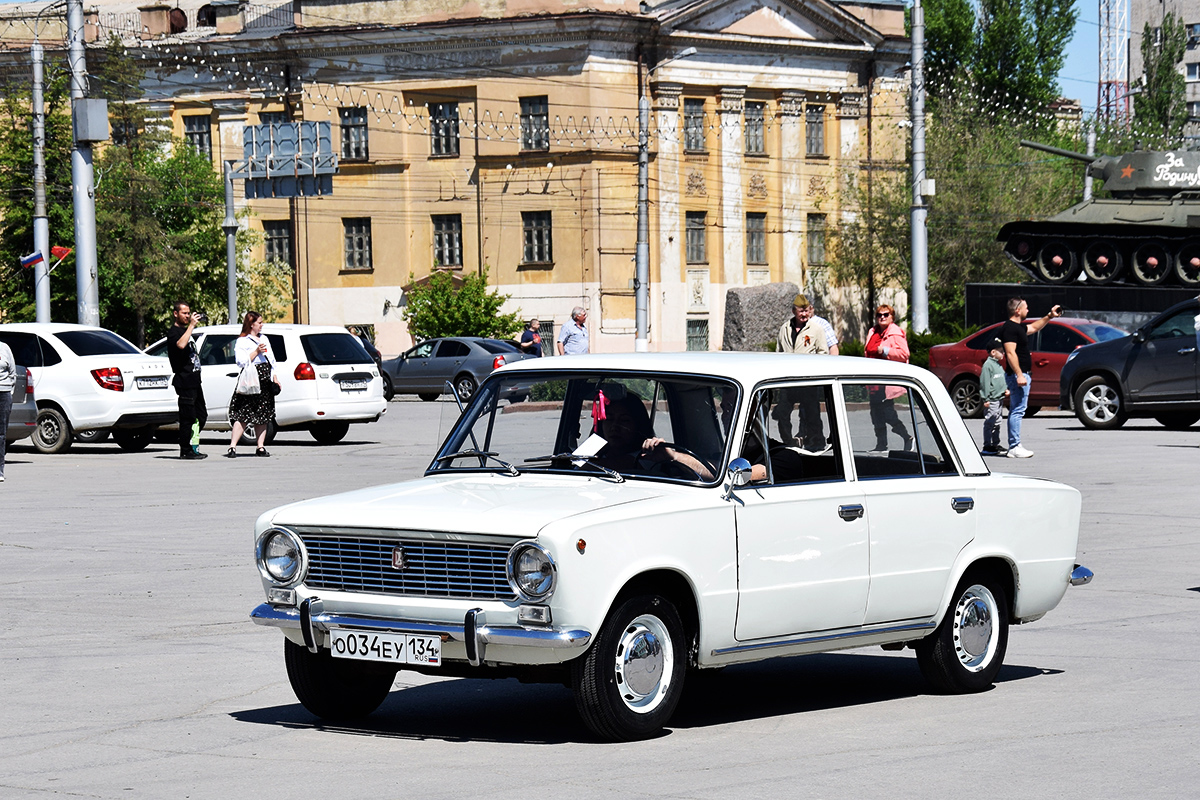 Волгоградская область, № О 034 ЕУ 134 — ВАЗ-2101 Жигули '70-83; Волгоградская область — День Победы 9 мая 2025