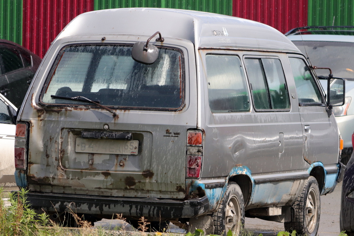 Сахалинская область, № В 494 ЕА 65 — Toyota Lite Ace (M20) '79-85
