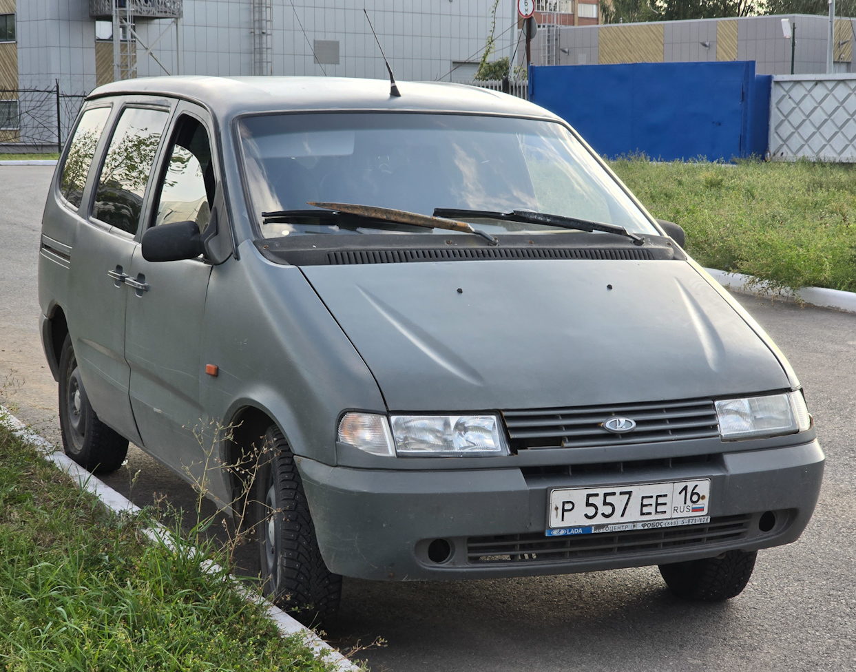 Татарстан, № Р 557 ЕЕ 16 — ВАЗ-21204 Надежда '02-05