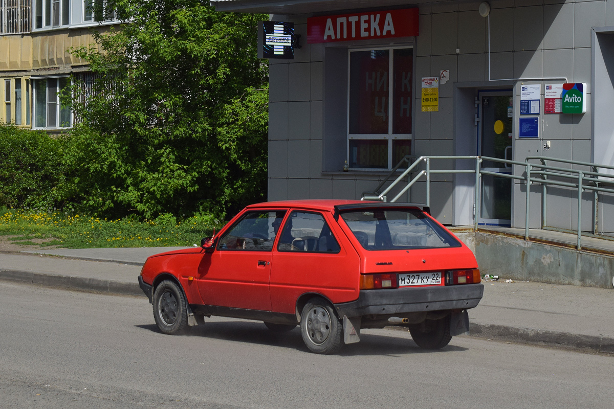 Алтайский край, № М 327 КУ 22 — ЗАЗ-110206 Таврия '90-07