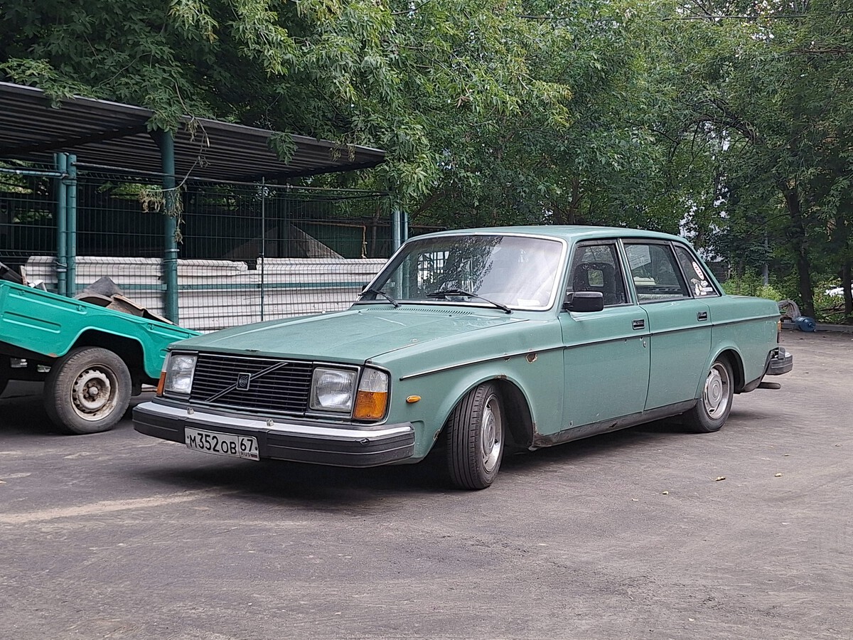 Курская область, № М 352 ОВ 67 — Volvo 244 GL '79-81