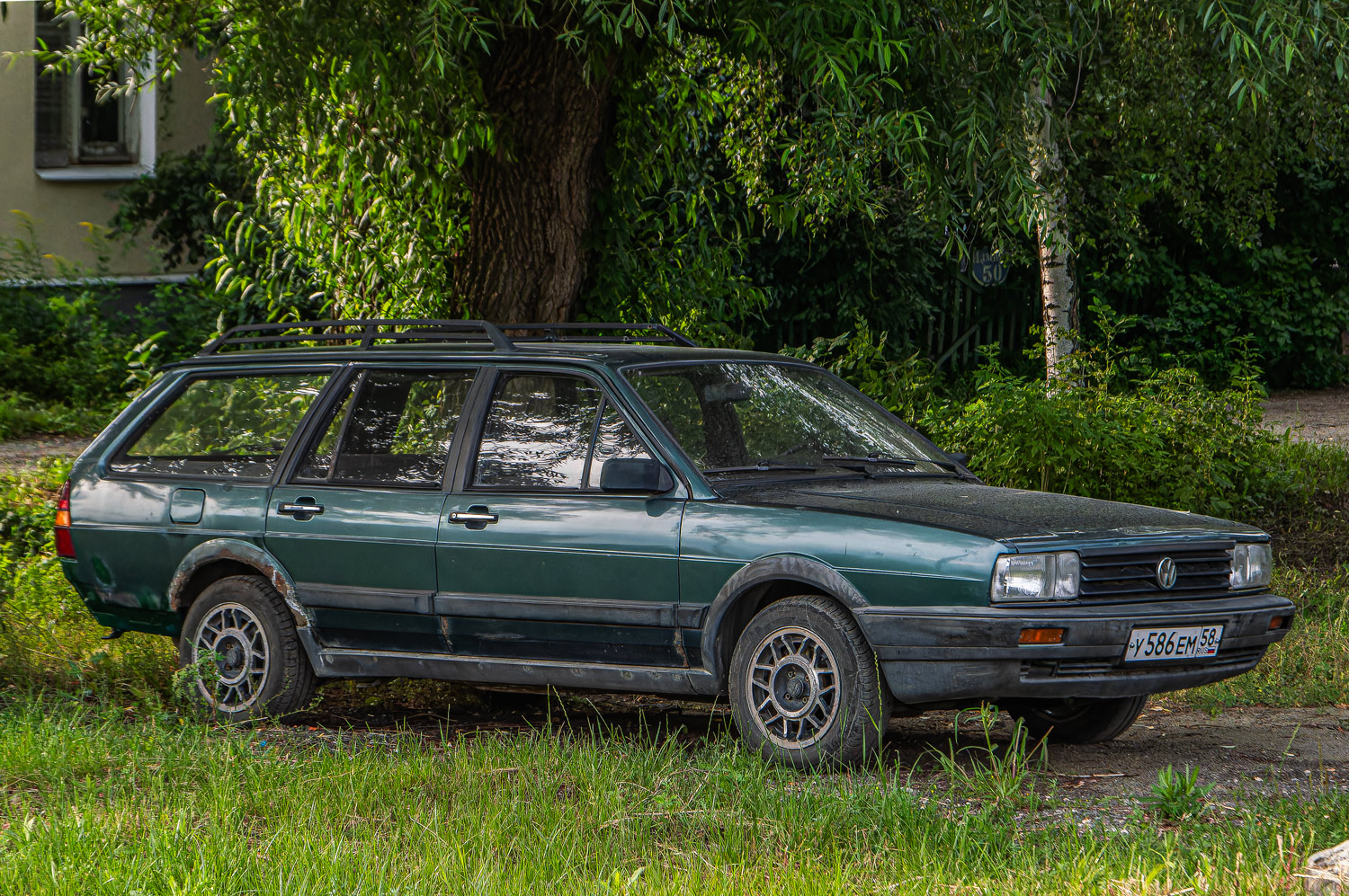Пензенская область, № У 586 ЕМ 58 — Volkswagen Passat Variant (B2) '80-88