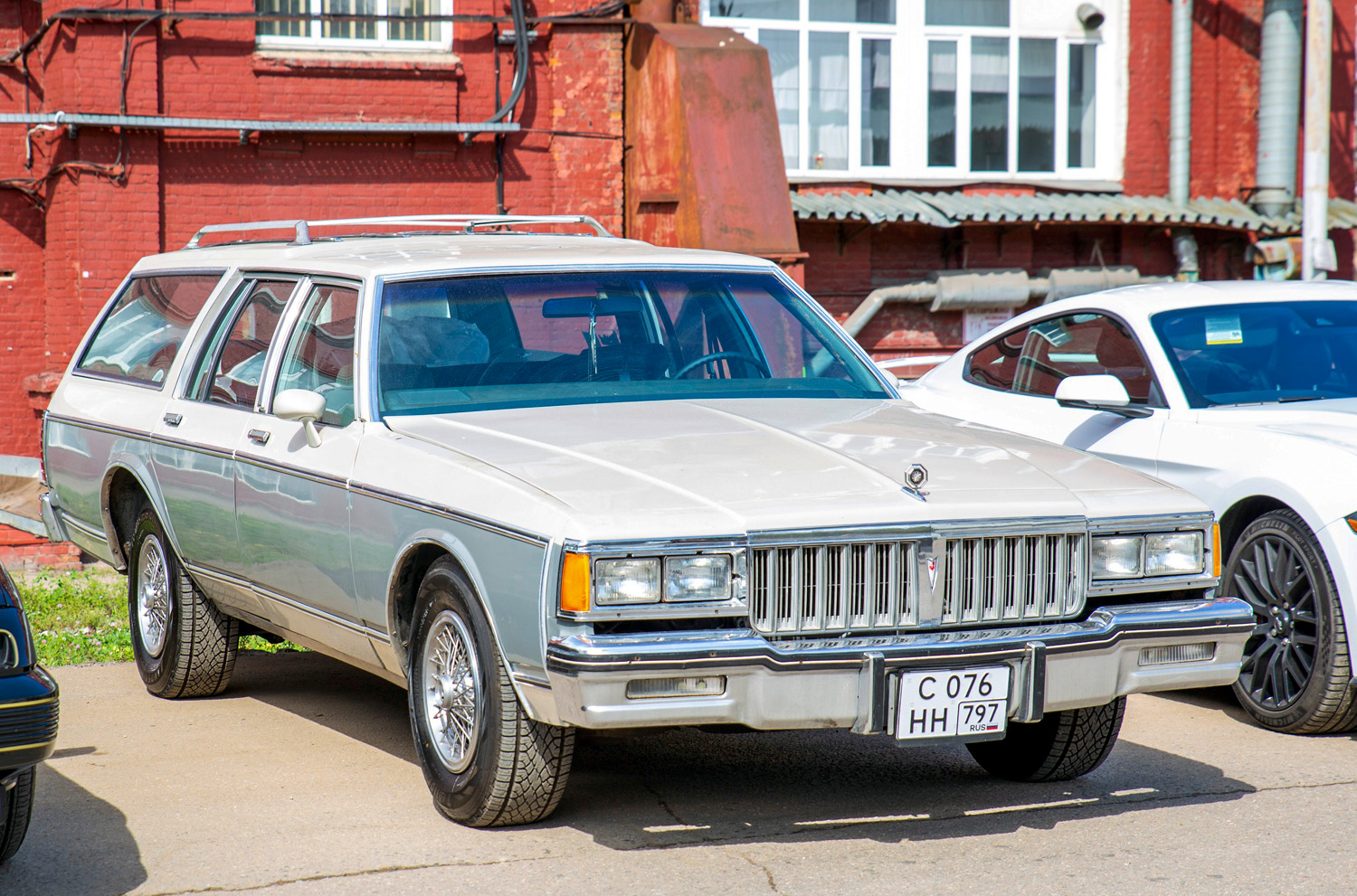 Москва, № С 076 НН 797 — Pontiac Parisienne (5G) '77-86