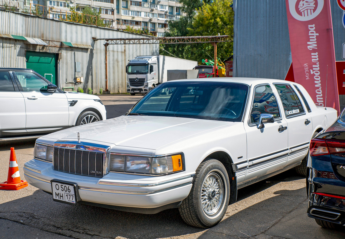 Москва, № О 506 МН 177 — Lincoln Town Car (2G) '90-97