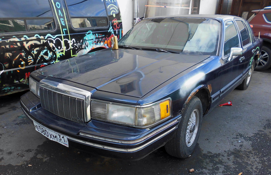 Белгородская область, № Е 580 ХМ 31 — Lincoln Town Car (2G) '90-97
