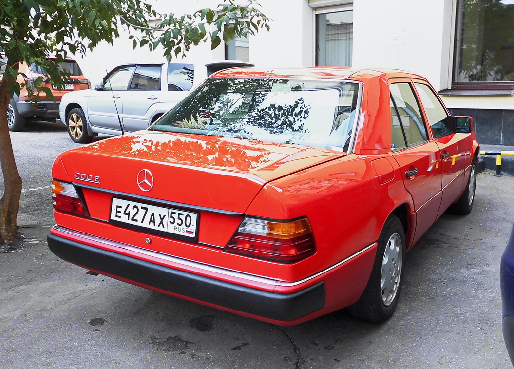 Московская область, № Е 427 АХ 550 — Mercedes-Benz (W124) '84-96