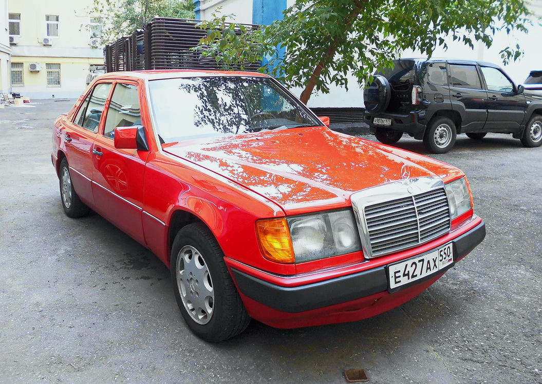 Московская область, № Е 427 АХ 550 — Mercedes-Benz (W124) '84-96