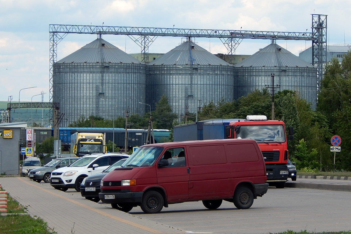 Воронежская область, № Р 396 УУ 36 — Volkswagen (T4) Kastenwagen '90-03