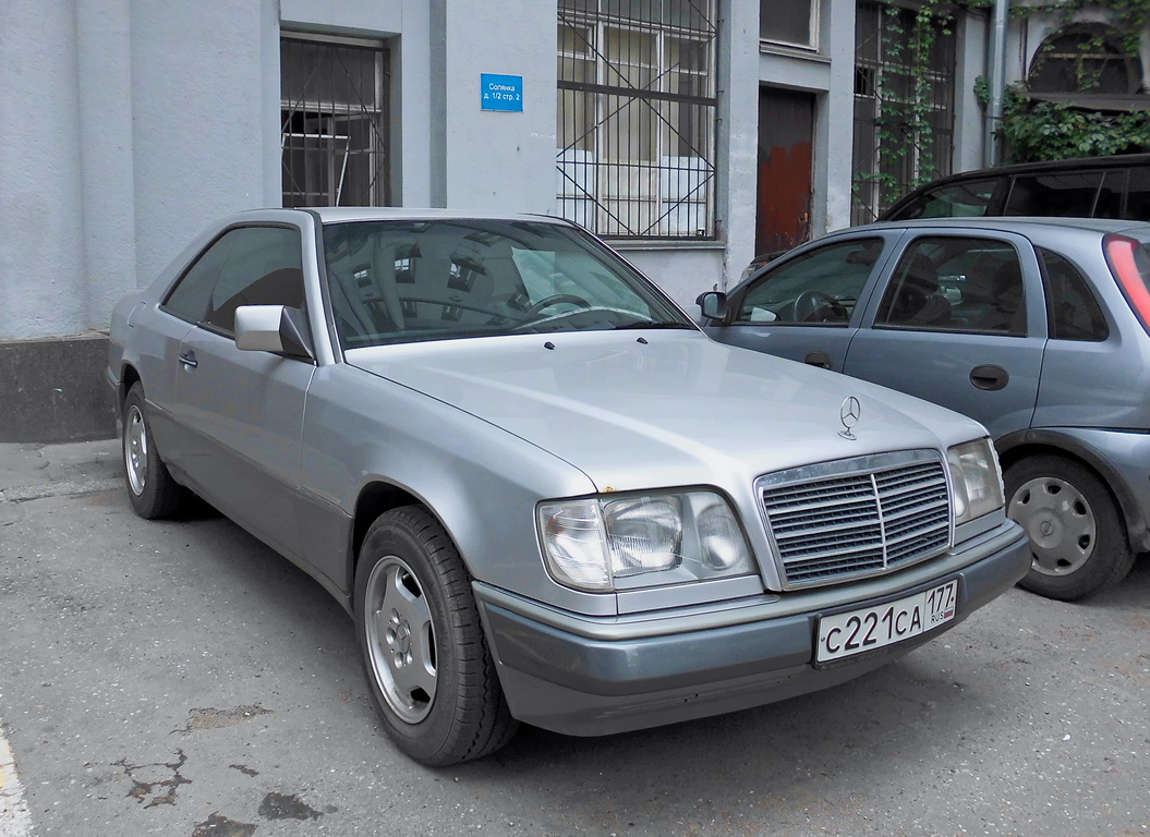 Москва, № С 221 СА 177 — Mercedes-Benz (C124) '87-96