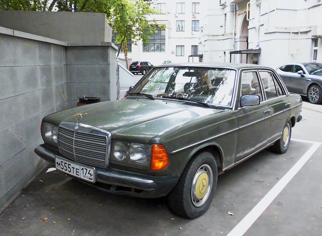 Челябинская область, № М 555 ТЕ 174 — Mercedes-Benz (W123) '76-86