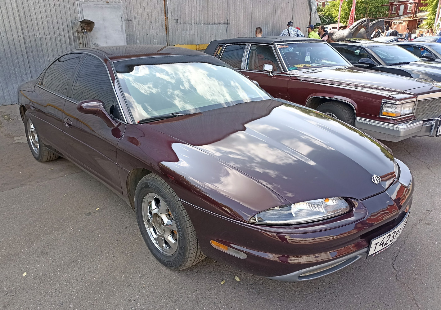 Москва, № Т 423 РТ 199 — Oldsmobile Aurora '95-99