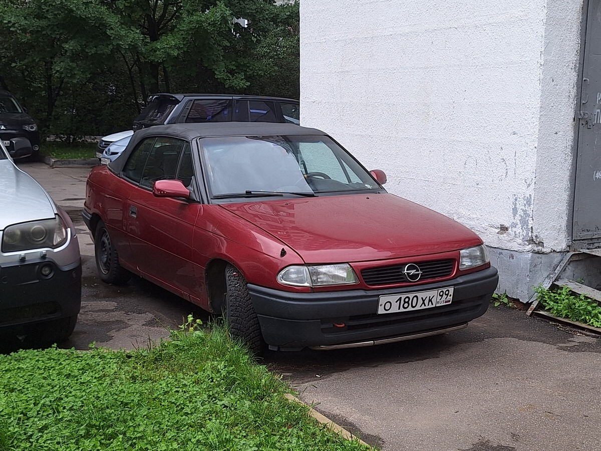 Москва, № О 180 ХК 99 — Opel Astra (F) '91-98