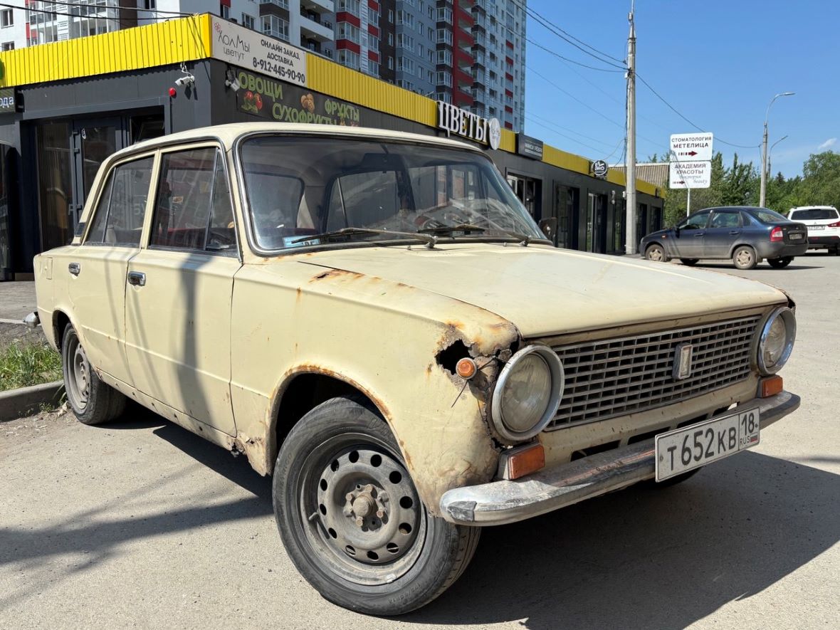 Удмуртия, № Т 652 КВ 18 — ВАЗ-21011 Жигули '74-83