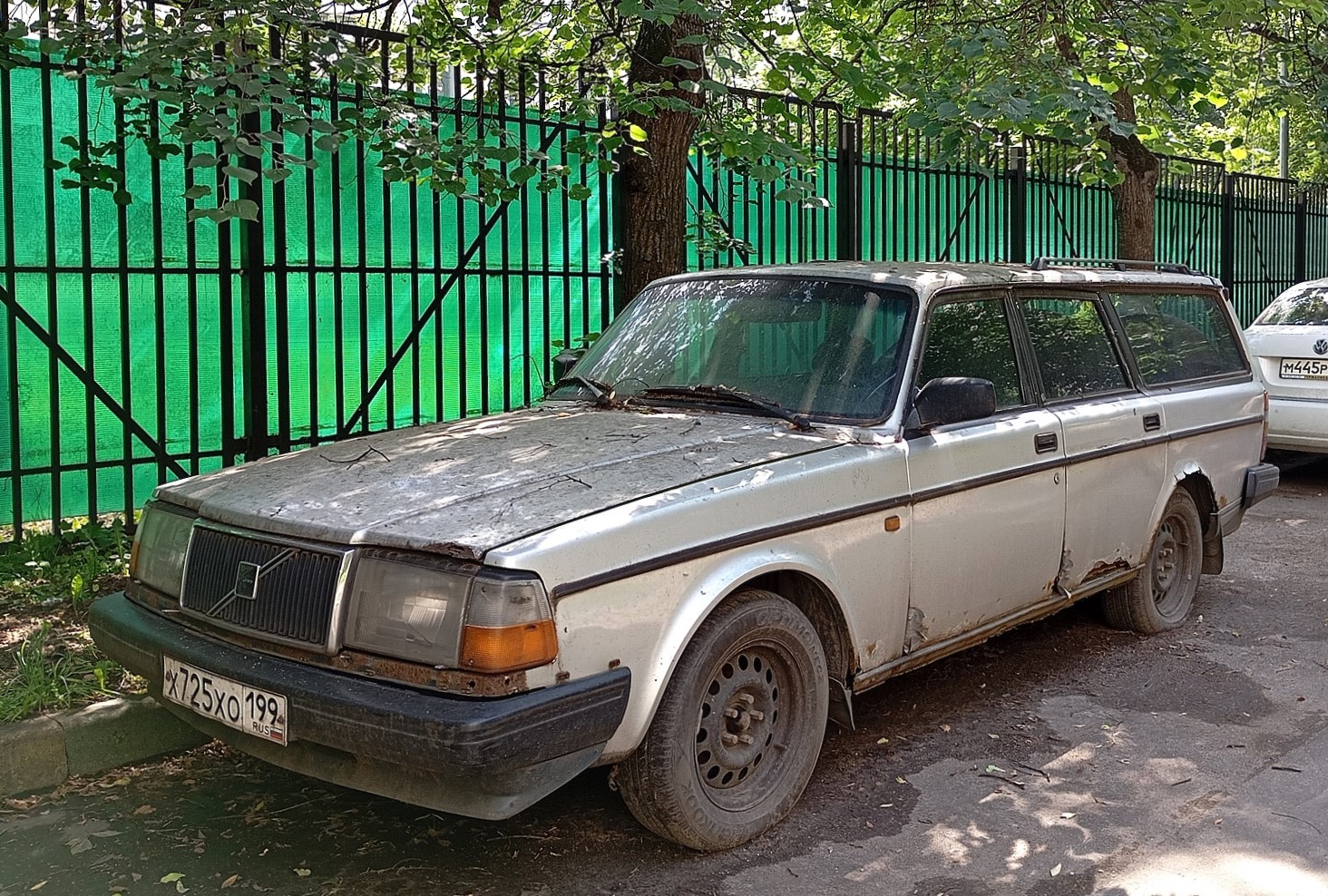 Москва, № Х 725 ХО 199 — Volvo 240 Series (общая модель)