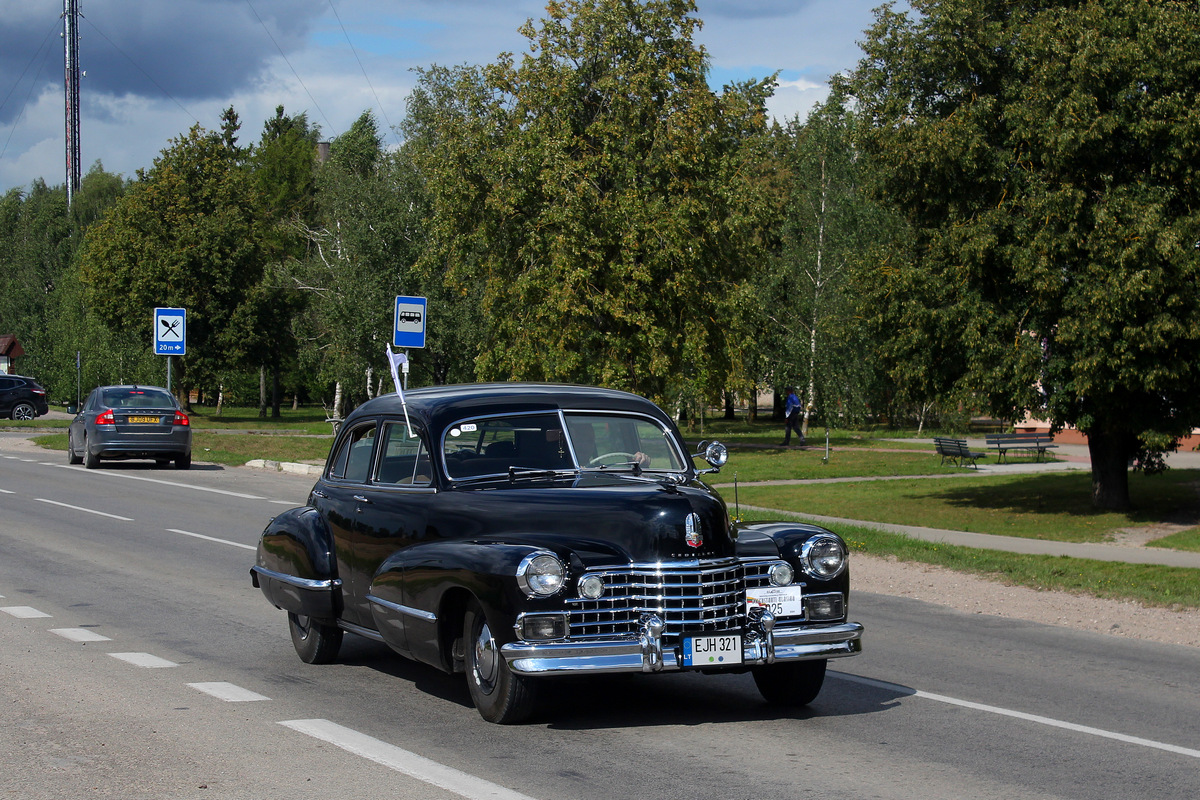 Литва, № EJH 321 — Cadillac Series 62 (2G) '42-47; Литва — Nesenstanti klasika 2024