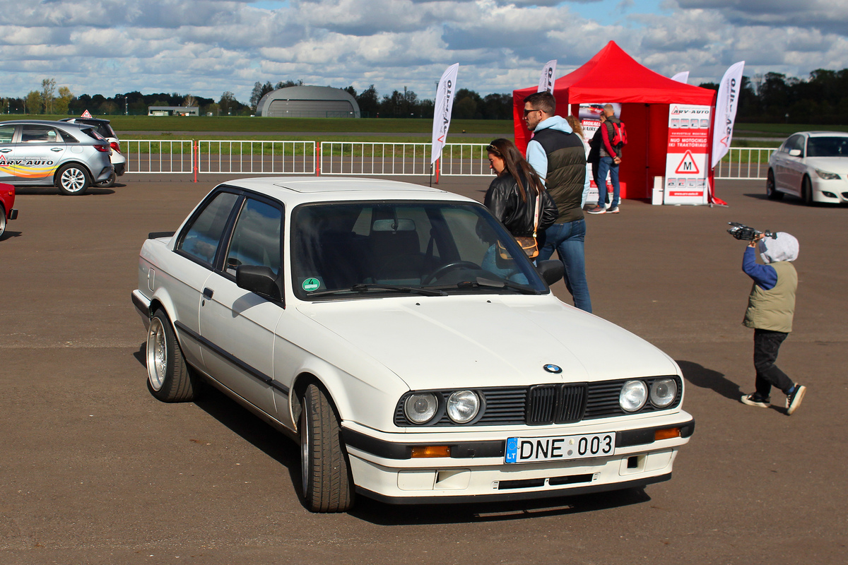 Литва, № DNE 003 — BMW 3 Series Coupe (E30) '82-91; Литва — Retro mugė 2024 ruduo