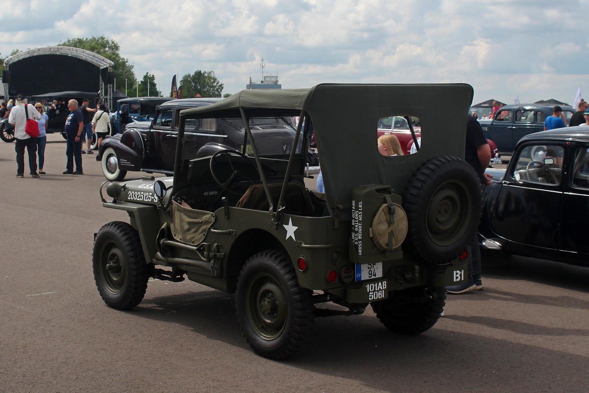 Латвия, № SF-94 — Willys MB '41-45; Литва — Nesenstanti klasika 2025