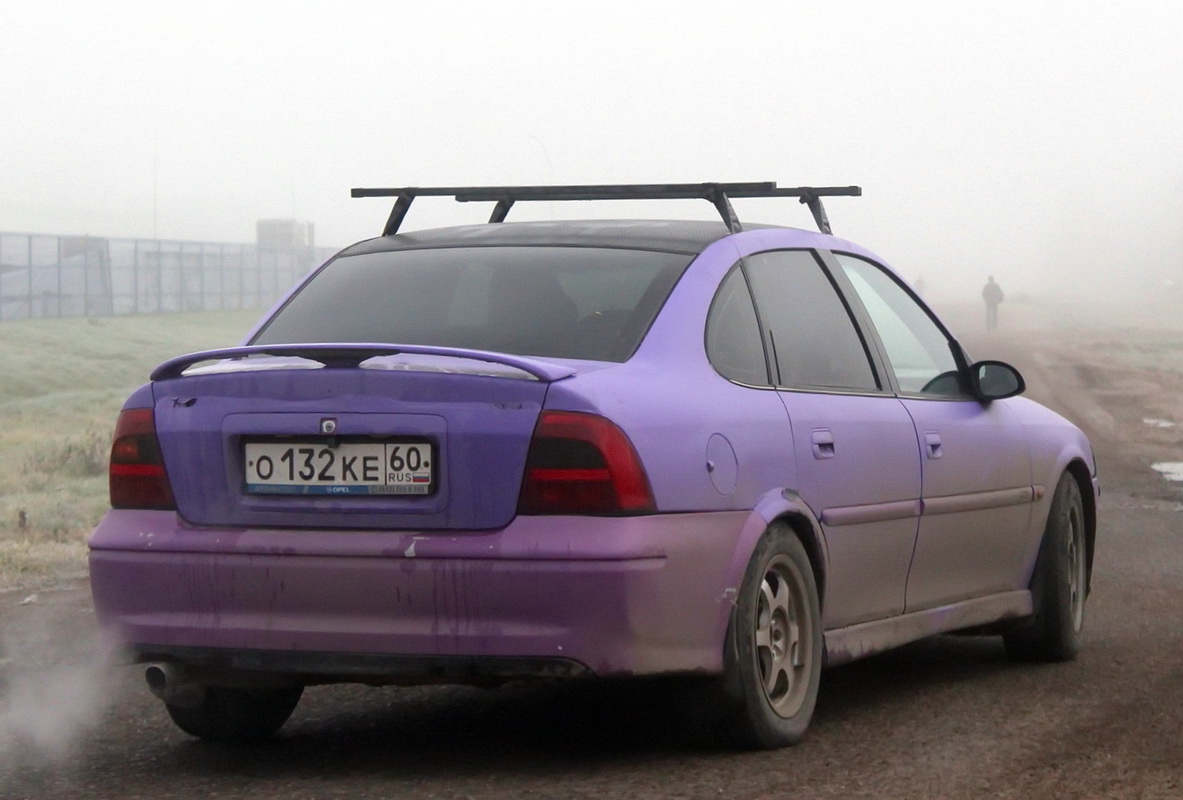 Псковская область, № О 132 КЕ 60 — Opel Vectra (B) '95-02