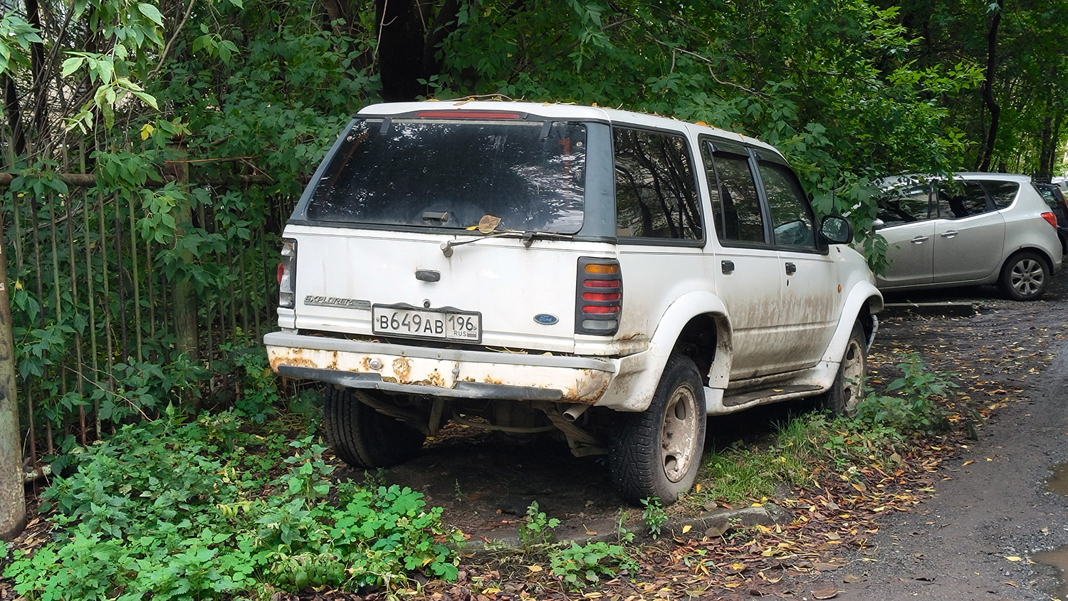 Свердловская область, № В 649 АВ 196 — Ford Explorer (2G) '94-01