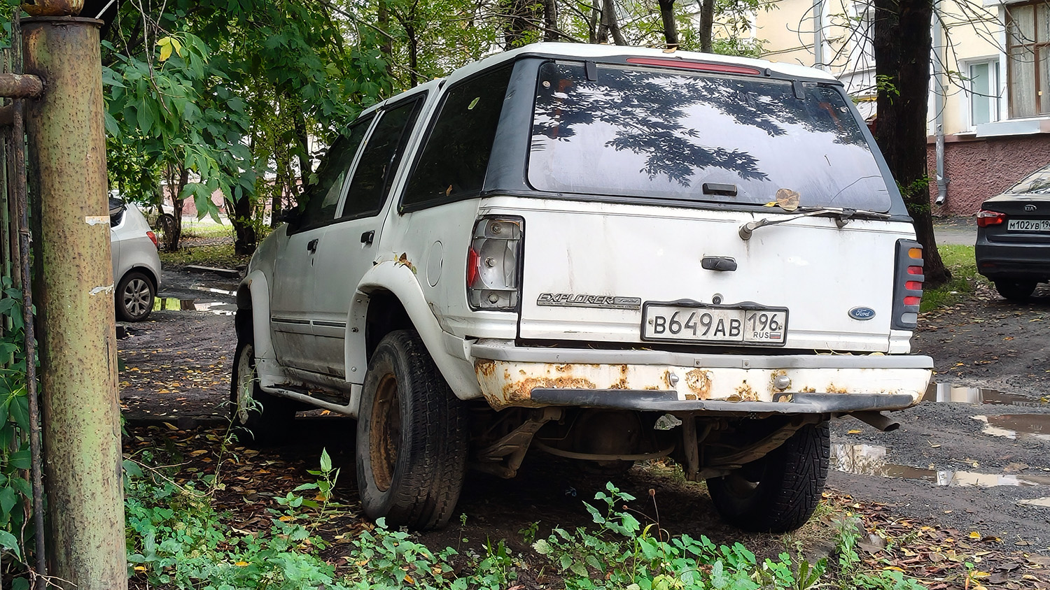 Свердловская область, № В 649 АВ 196 — Ford Explorer (2G) '94-01