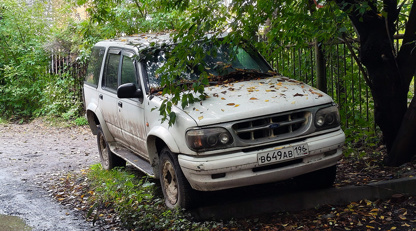 Свердловская область, № В 649 АВ 196 — Ford Explorer (2G) '94-01