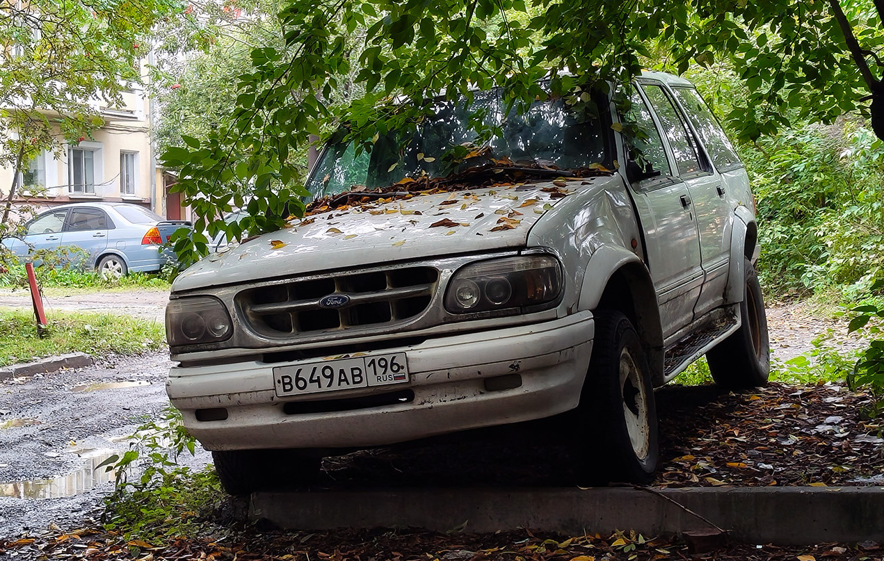 Свердловская область, № В 649 АВ 196 — Ford Explorer (2G) '94-01