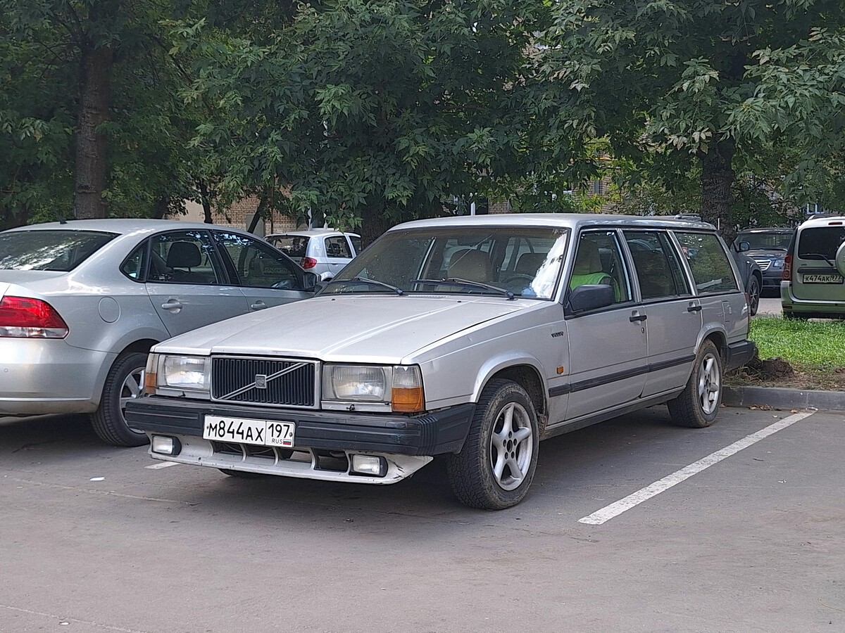 Москва, № М 844 АХ 197 — Volvo 740 '84-92