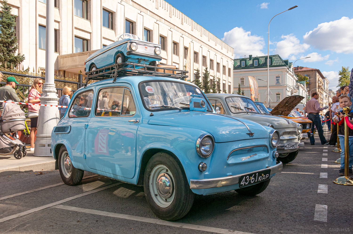 Московская область, № 43-61 ЮАР — ЗАЗ-965А Запорожец '62-69; Москва — 20-й парад исторического транспорта 2025