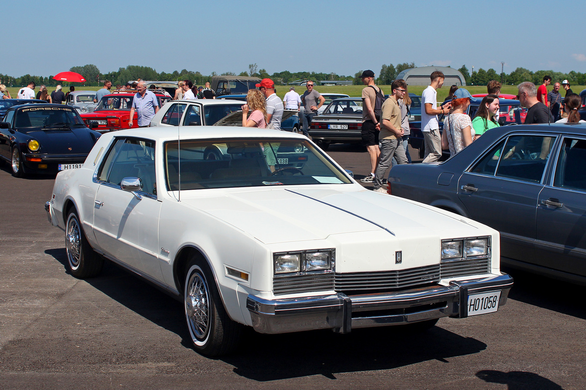 Литва, № H01058 — Oldsmobile Toronado (3G) '79-85; Литва — Retro mugė 2024