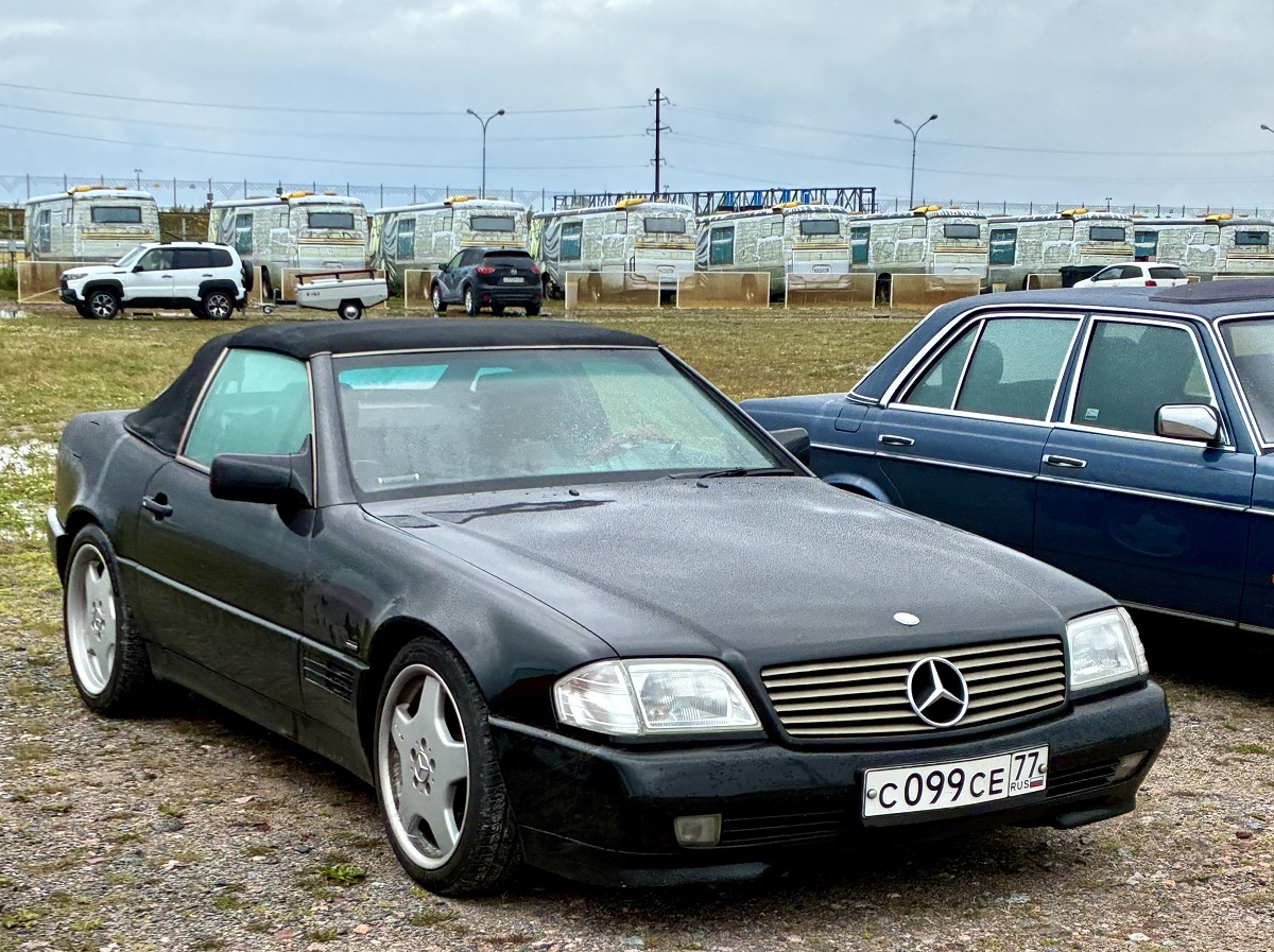 Москва, № С 099 СЕ 77 — Mercedes-Benz (R129) '89-01; Санкт-Петербург — Ежегодный праздник "День Москвича"