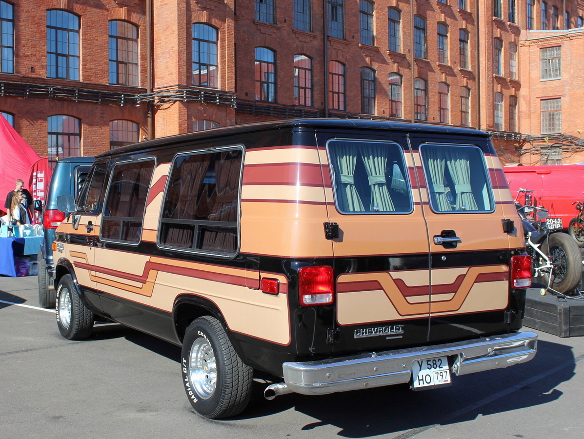 Москва, № У 582 НО 797 — Chevrolet Van (3G) '71-96; Санкт-Петербург — Ежегодная выставка классических и кастомных автомобилей и мотоциклов "Original Meet"