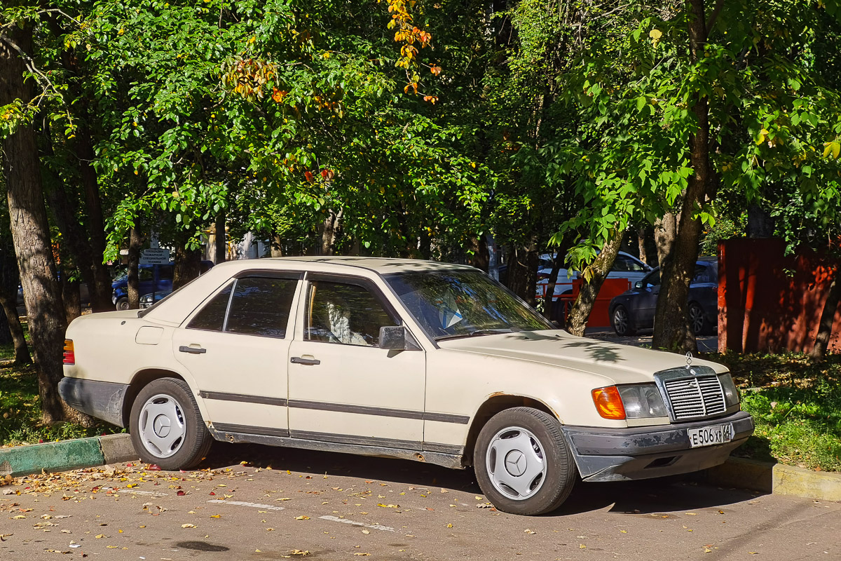 Саратовская область, № Е 506 ХР 64 — Mercedes-Benz (W124) '84-96
