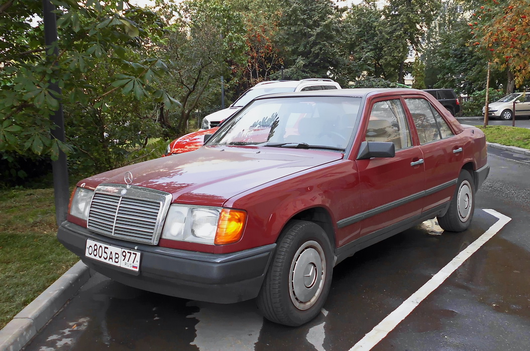 Москва, № О 805 АВ 977 — Mercedes-Benz (W124) '84-96