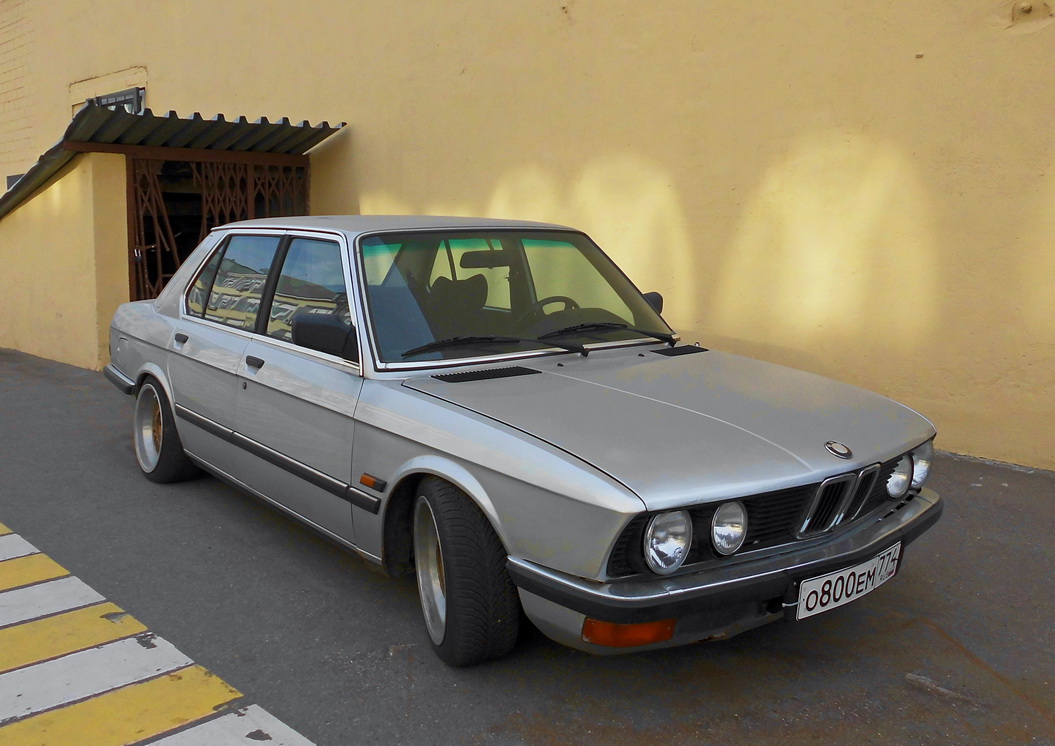 Челябинская область, № О 800 ЕМ 774 — BMW 5 Series (E28) '82-88