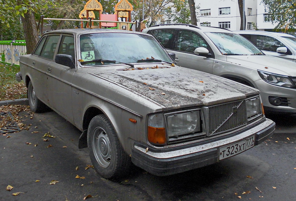 Москва, № Т 323 ХТ 777 — Volvo 264 GLE '79-80