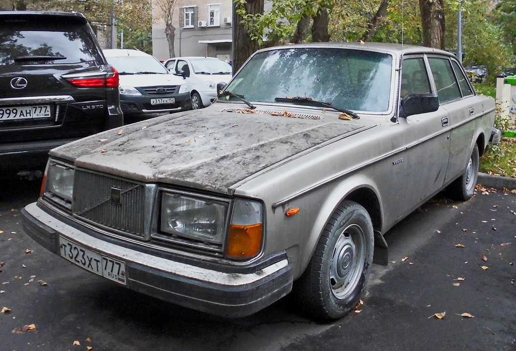 Москва, № Т 323 ХТ 777 — Volvo 264 GLE '79-80