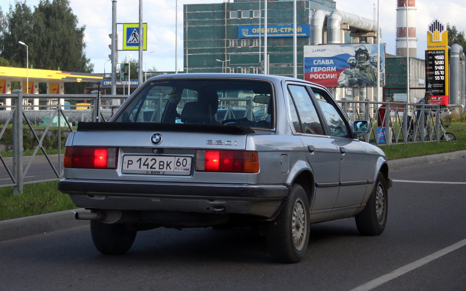 Псковская область, № Р 142 ВК 60 — BMW 3 Series (E30) '82-94