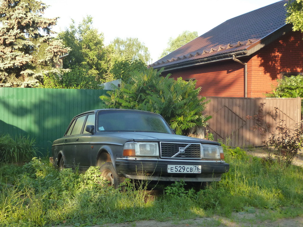 Ярославская область, № Е 529 СВ 76 — Volvo 240 Series (общая модель)