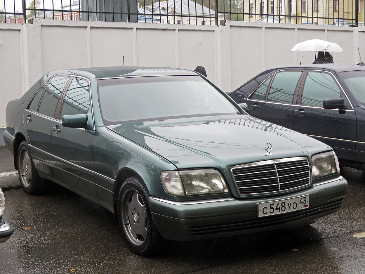 Кировская область, № С 548 УО 43 — Mercedes-Benz (W140) '91-98; Кировская область — Выставка ретро-автомобилей в Кирове в честь 651-й годовщины дня города 21 сентября 2025 года