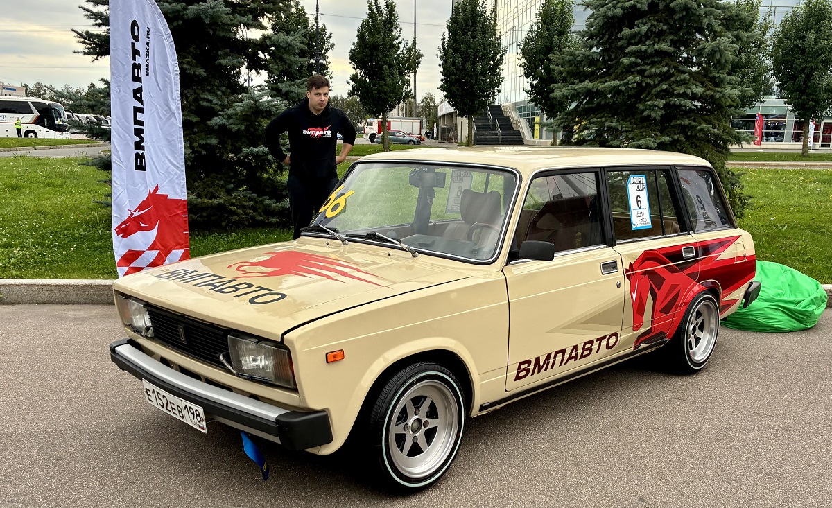 Санкт-Петербург, № Е 152 ЕВ 198 — ВАЗ-2104 Жигули '84-91